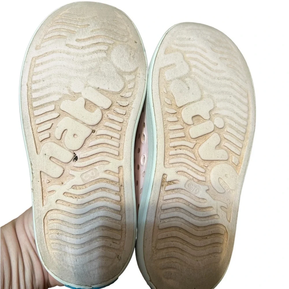 Native Light Pink Water Shoes Child Size 10
